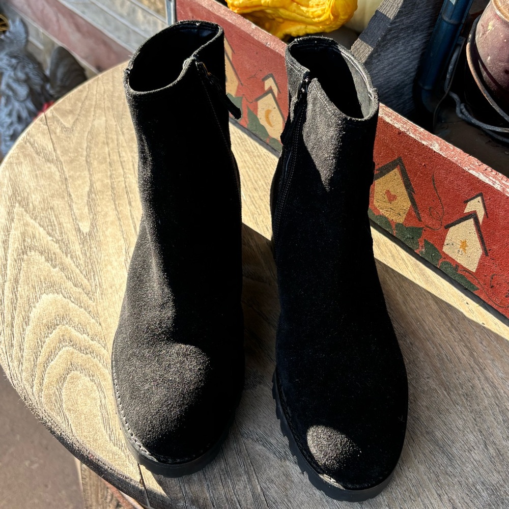 Talbots Suede Boots - Picture 3 of 9